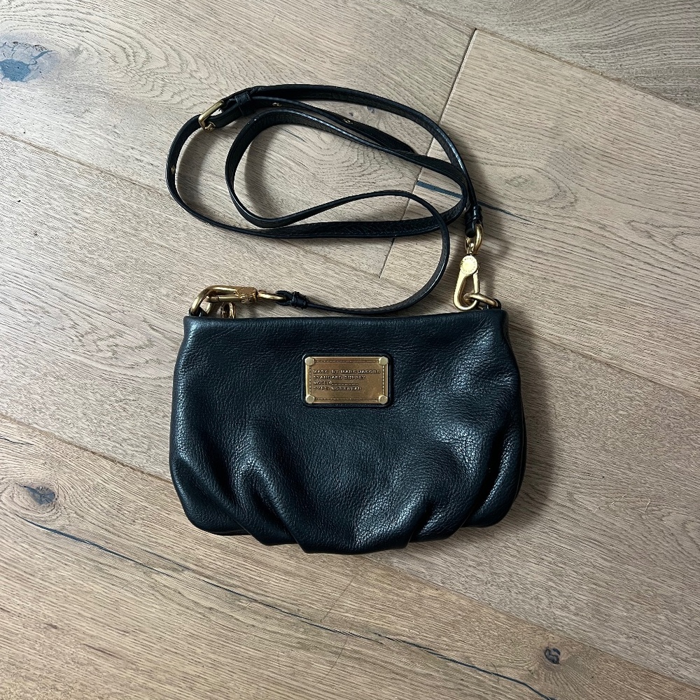 Marc Jacobs leather crossbody in black